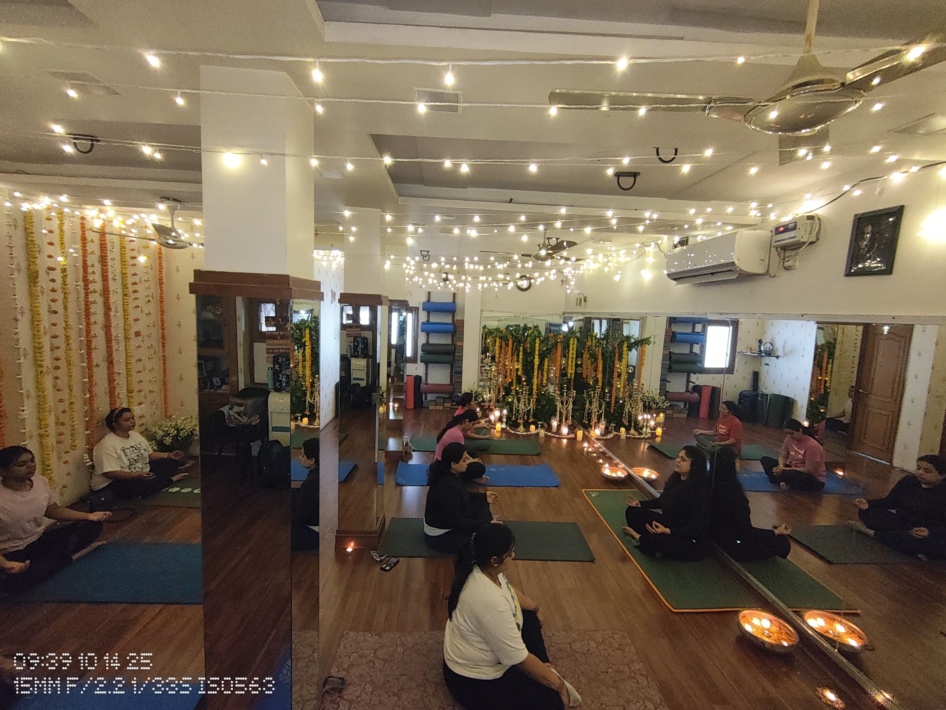 Studio Class — Weekend Flow
